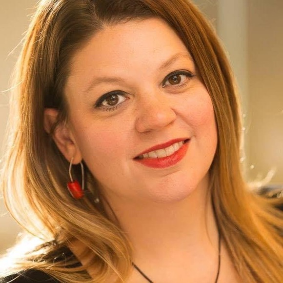 Meet your Posher, Dacey - Picture 1 of 1